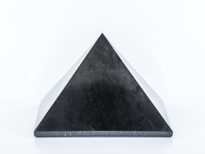 BEWIT Pyramide de shungite, polie